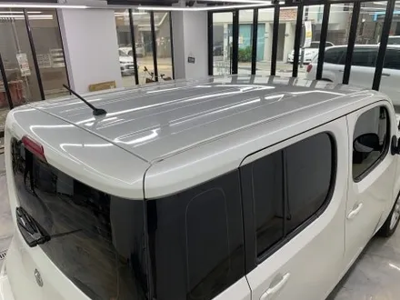 닛산 큐브 니파 아이스베리 파우더 핑크 전체 랩핑 + 3M 2080 유광 블랙 루프 랩핑 시공 (고양시 덕양구 삼송 원흥 일산) / 고양시 덕양구 삼송동