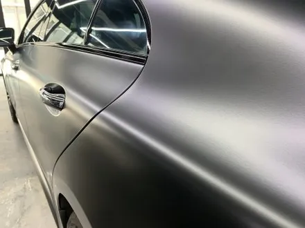 벤츠 CLS 400d 에이버리 반무광(사틴) 블랙 전체 랩핑 시공 (고양시 덕양구 삼송 원흥 일산) / 고양시 덕양구 삼송동