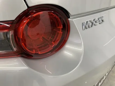마쯔다 MX5 오벨 애스턴마틴 DBX 실버 그레이 전체 랩핑 시공 (고양시 덕양구 삼송 원흥 일산) / 고양시 덕양구 삼송동