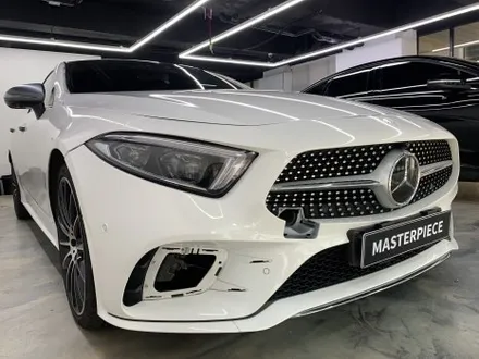 벤츠 CLS 400d 에이버리 반무광(사틴) 블랙 전체 랩핑 시공 (고양시 덕양구 삼송 원흥 일산) / 고양시 덕양구 삼송동