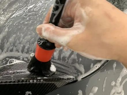 BMW M2 반무광(사틴) 실버 크롬 전체 랩핑 시공 (고양시 덕양구 삼송 원흥 일산) / 고양시 덕양구 삼송동
