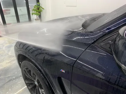 [MASTERPIECE] BMW X5 에이버리 사틴 (반무광) 블랙 전체 랩핑 +  레드 나파 가죽 시트 교체 시공 (고양시 덕양구 삼송 원흥 일산) / 고양,일산,김포,파주