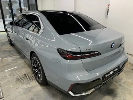 BMW 7시리즈 740i 오벨 산토리니 블랙 듀오톤 투톤 랩핑 시공 (고양시 덕양구 삼송 원흥 일산) / 고양시 덕양구 삼송동