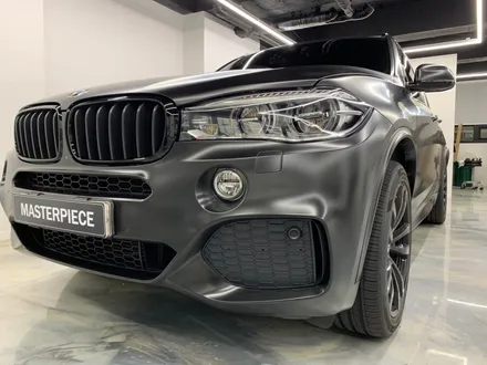[MASTERPIECE] BMW X5 에이버리 사틴 (반무광) 블랙 전체 랩핑 +  레드 나파 가죽 시트 교체 시공 (고양시 덕양구 삼송 원흥 일산) / 고양,일산,김포,파주