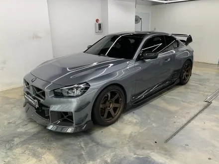 BMW M2 반무광(사틴) 실버 크롬 전체 랩핑 시공 (고양시 덕양구 삼송 원흥 일산) / 고양시 덕양구 삼송동