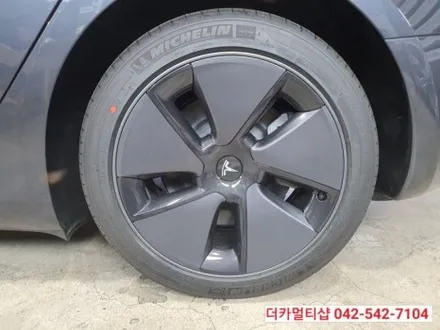 모델3리리프레쉬 미드나잇실버에 어울리는 세인트아모 아쿠아82 썬팅필름