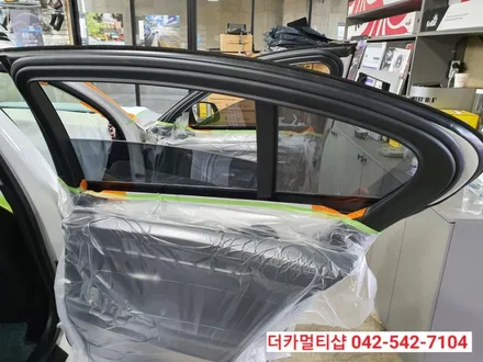 대전글라스틴트레이니블루 썬팅맛집 더카멀티샵 BMW520d(F10) 블루반사썬팅재시공