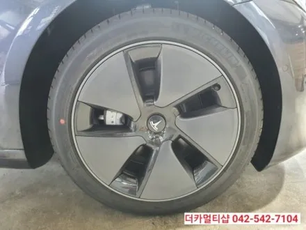 모델3리리프레쉬 미드나잇실버에 어울리는 세인트아모 아쿠아82 썬팅필름