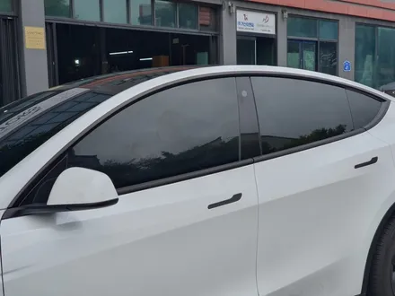세인트아모 아쿠아로 완성된 테슬라 모델Y RWD 썬팅!!