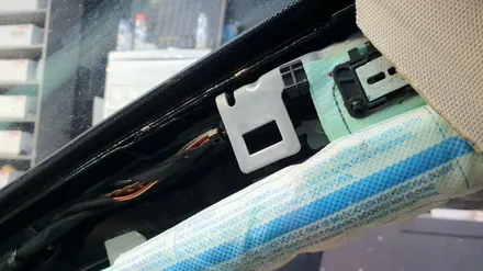 벤츠E300 W213 후면유리썬팅과 아이나비블랙박스장착