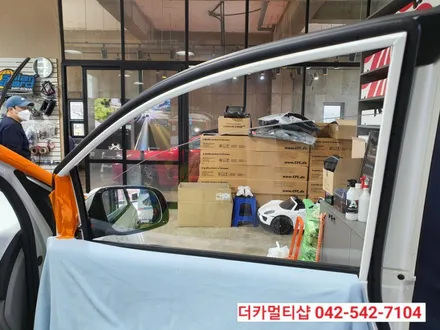 대전더카멀티샵에서 올뉴카니발 글라스틴트썬팅,블랙박스,인스타세로그릴 작업하자. 1탄!!