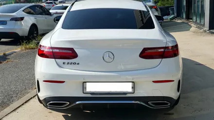 벤츠E220d쿠페(W213) 시인성 좋은 옵티멈CXT로 썬팅재시공