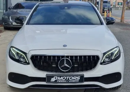 벤츠E300 W213 틴팅재시공은 글라스틴트 선셋 반사필름으로 완성 with 벤츠W213 세로그릴 교체