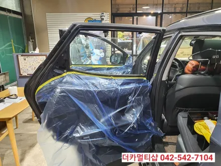 싼타페DM썬팅재시공 솔라가드 새턴 전문시공점 더카멀티샵에서 전면유리교체와 썬팅을 한번에