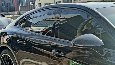 포르쉐 파나메라4S 대전90모터스에서 세인트아모 썬팅재시공과 캘리퍼도색했어요
