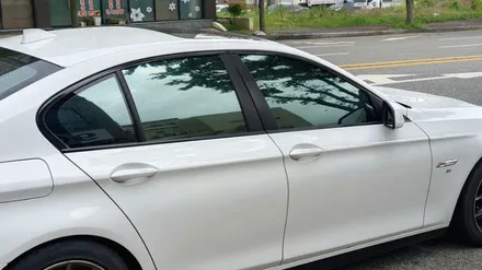 대전썬팅 BMW520D F10 세인트아모 스퍼터 반사썬팅으로 재시공하고 블랙박스 교체