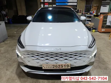 K8 스노우화이트펄에 어울리는 썬팅 글라스틴트 레이니블루전문 시공점 더카멀티샵