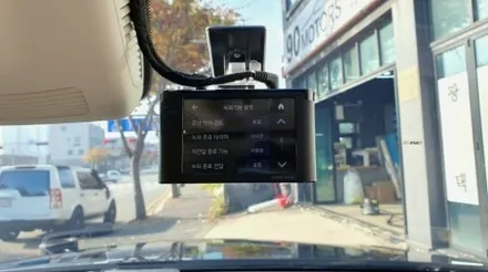 벤츠E300 W213 후면유리썬팅과 아이나비블랙박스장착