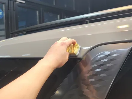 카니발 세라믹실버 신차패키지!! 옵티멈썬팅과 유리막코팅까지  전문업체에 맡기세요.