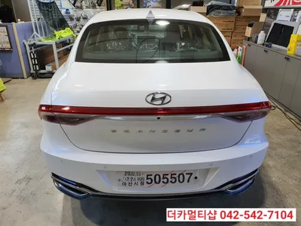더뉴그랜저 글라스틴트 레이니블루 반사썬팅전문 더카멀티샵!!