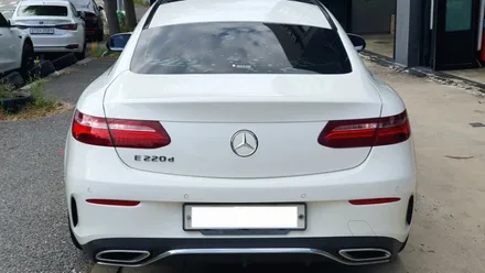 벤츠E220d쿠페(W213) 시인성 좋은 옵티멈CXT로 썬팅재시공