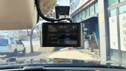 벤츠E300 W213 후면유리썬팅과 아이나비블랙박스장착