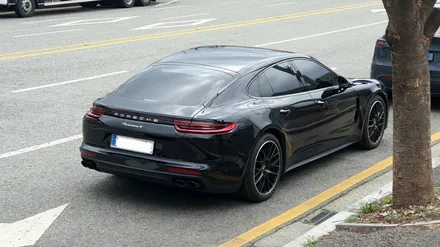 포르쉐 파나메라4S 대전90모터스에서 세인트아모 썬팅재시공과 캘리퍼도색했어요