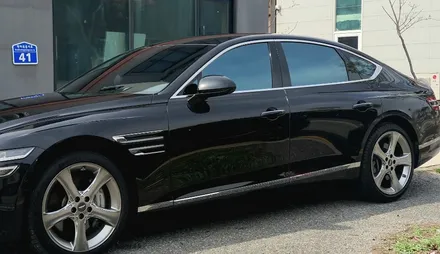 대전 글라스틴트 레이니블루 반사썬팅은 G80 비크블랙 색상에 잘 어울려요