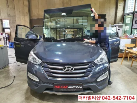 싼타페DM썬팅재시공 솔라가드 새턴 전문시공점 더카멀티샵에서 전면유리교체와 썬팅을 한번에
