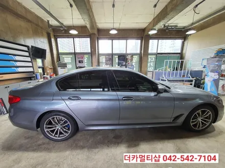 BMW530i G30 글라스틴트 레이니블루 썬팅재시공전문 대전 더카멀티샵
