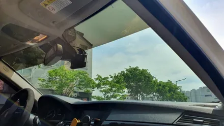 대전썬팅 BMW520D F10 세인트아모 스퍼터 반사썬팅으로 재시공하고 블랙박스 교체