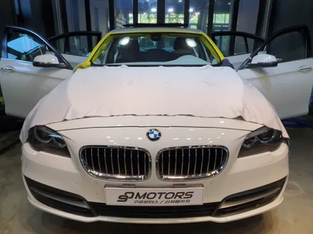 대전BMW5시리즈 썬팅재시공은  글라스틴트 반사필름 선셋으로