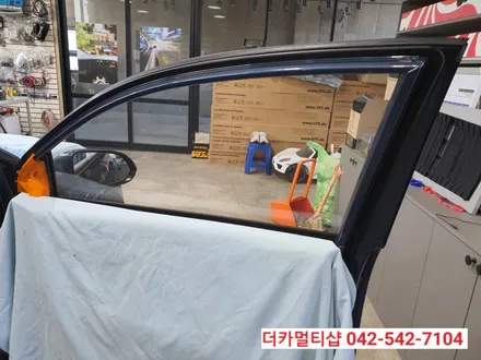 대전글라스틴트 반사썬팅전문 더카멀티샵에서 스토닉에 레이니블루 썬팅 입히기