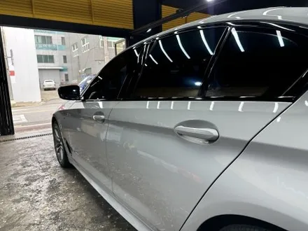 마포 랩핑, 사고 수리에도 철저한 대처능력 더필름이 보여드릴게요. 5시리즈 고광택 랩핑! / 영등포구 당산동