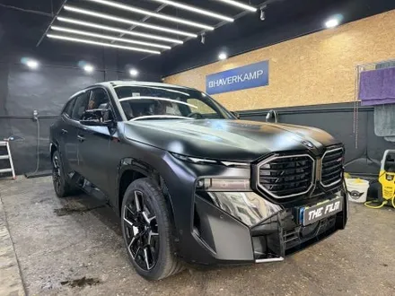 영등포 PPF, 무광과 유광의 조합으로 역동적인 포스를 자아내게 된 BMW XM. / 영등포구 당산동