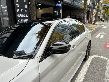 마포 랩핑, 사고 수리에도 철저한 대처능력 더필름이 보여드릴게요. 5시리즈 고광택 랩핑! / 영등포구 당산동