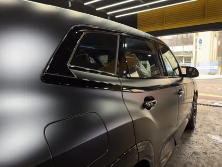 영등포 PPF, 무광과 유광의 조합으로 역동적인 포스를 자아내게 된 BMW XM. / 영등포구 당산동