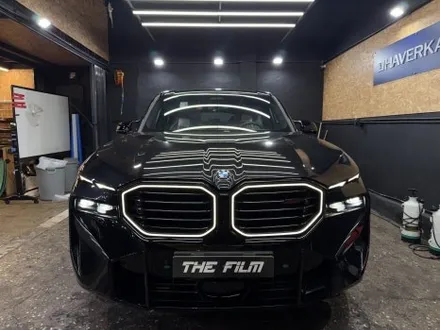 영등포 PPF, 무광과 유광의 조합으로 역동적인 포스를 자아내게 된 BMW XM. / 영등포구 당산동