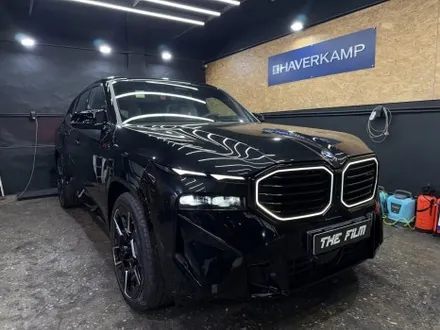 영등포 PPF, 무광과 유광의 조합으로 역동적인 포스를 자아내게 된 BMW XM. / 영등포구 당산동