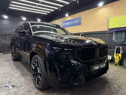 영등포 PPF, 무광과 유광의 조합으로 역동적인 포스를 자아내게 된 BMW XM. / 영등포구 당산동