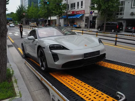 포르쉐 타이칸 GTS, 틴팅부터 전체 PPF 시공까지 한 번에 제대로 할 수 있는 강남샵 추천!! / 강남 송파 서초