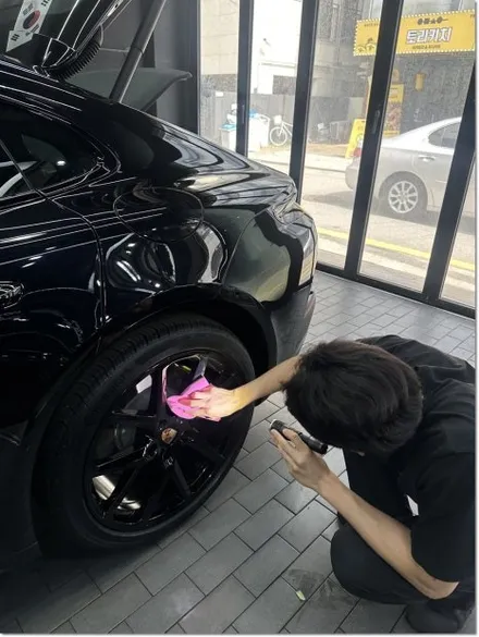 김포시 신차패키지 포르쉐 파나메라4 전체 PPF부터 고급 썬팅까지 꼼꼼하게 / 강남구 개포동
