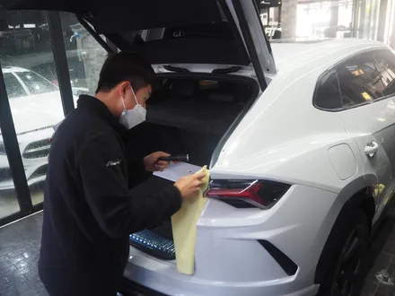 람보르기니 우루스~ 한큐에 정성+깔끔 시공하는 더핏카샵으로!! / 강남 송파 서초