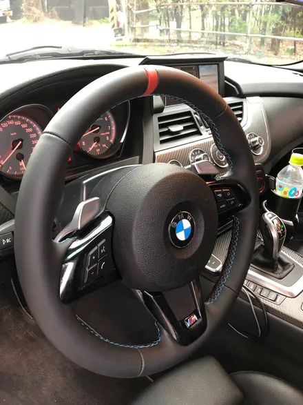 더핸들 bmw z4 e89 핸들작업/핸들가죽복원/핸들복원/가죽핸들복원/핸들가죽교체/핸들튜닝/핸들알칸타라/핸들샤무드/우드핸들/디컷핸들 / 남양주 별내면