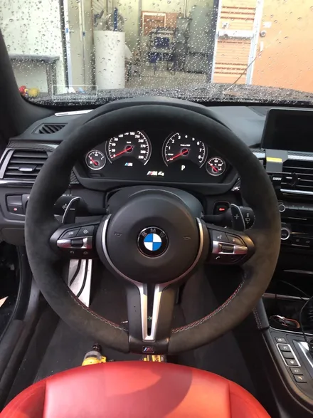 더핸들 bmw m4 핸들샤무드@작업/핸들가죽교체/핸들튜닝/핸들알칸타라/핸들샤무드@/디컷핸들/우드핸들/핸들복원/핸들가죽복원 / 남양주 별내면