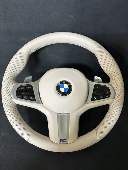 더핸들 BMW X7 40i xDrive G07 M 스포츠 핸들 컬러변경 / 베이지 가죽 전체 교체 작업 / 남양주 별내면