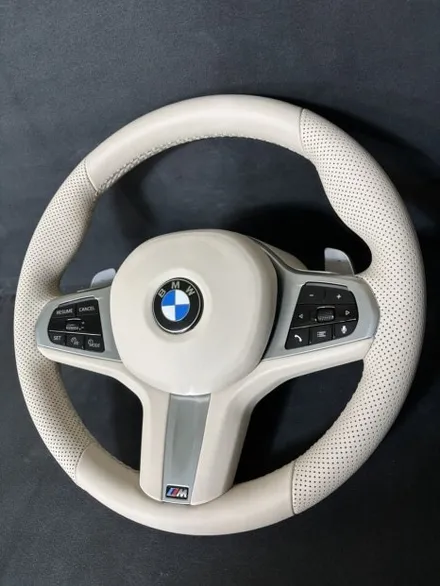 더핸들 BMW X7 40i xDrive G07 M 스포츠 핸들 컬러변경 / 베이지 가죽 전체 교체 작업 / 남양주 별내면
