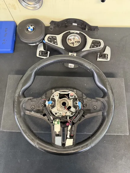 [더핸들] BMW X6 (G06) xDrive30d M 스포츠 핸들 가죽교체 복원작업! 손상된 핸들이 새핸들로 변신 / 남양주 별내면