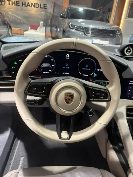 [Porsche Taycan] 포르쉐 타이칸 핸들 가죽 교체 복원 - THE HANDLE / 남양주 별내면