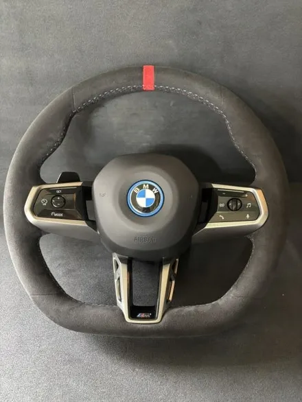 더핸들 BMW i5 M60 xDrive G60 고급 알칸타라로 핸들 가죽 커스텀 교체 작업 / 남양주 별내면